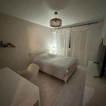 - Center - La Roseraie Кольмар