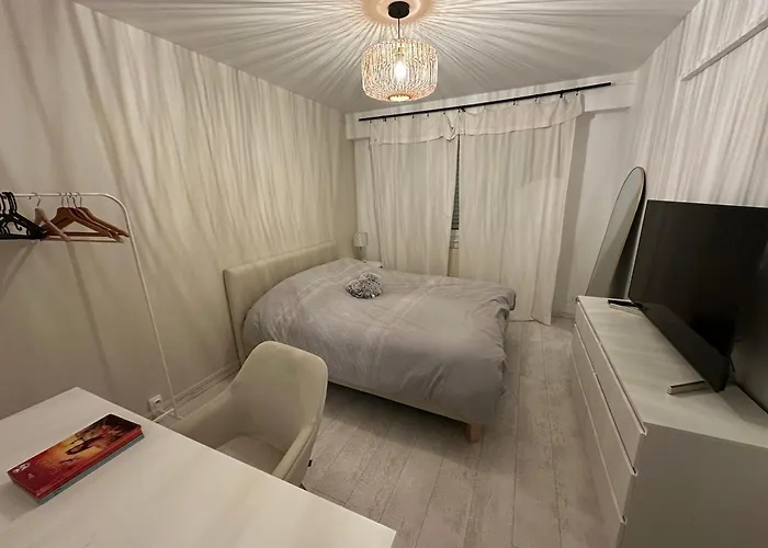 - Center - La Roseraie