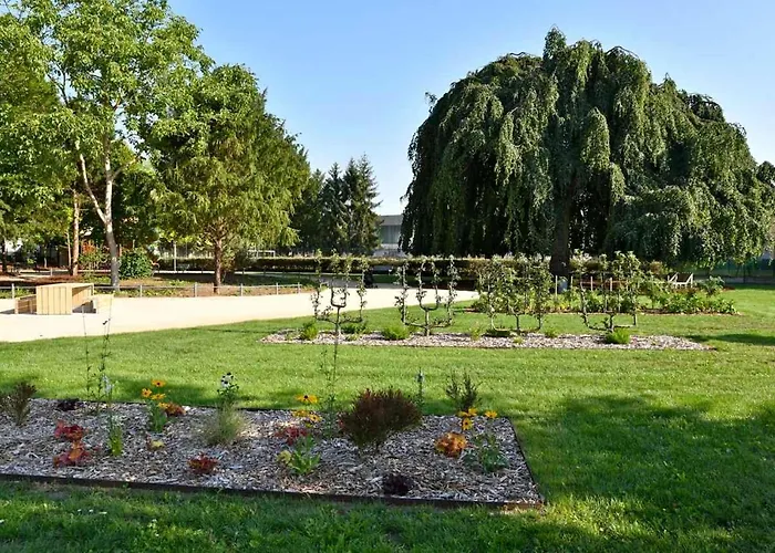 - Center - La Roseraie * Кольмар